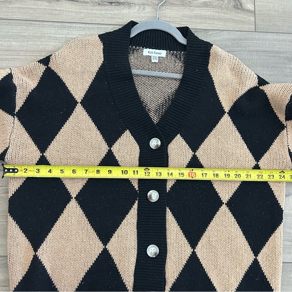 Black and Tan Argyle Women's Sweater - Picture 9 of 11